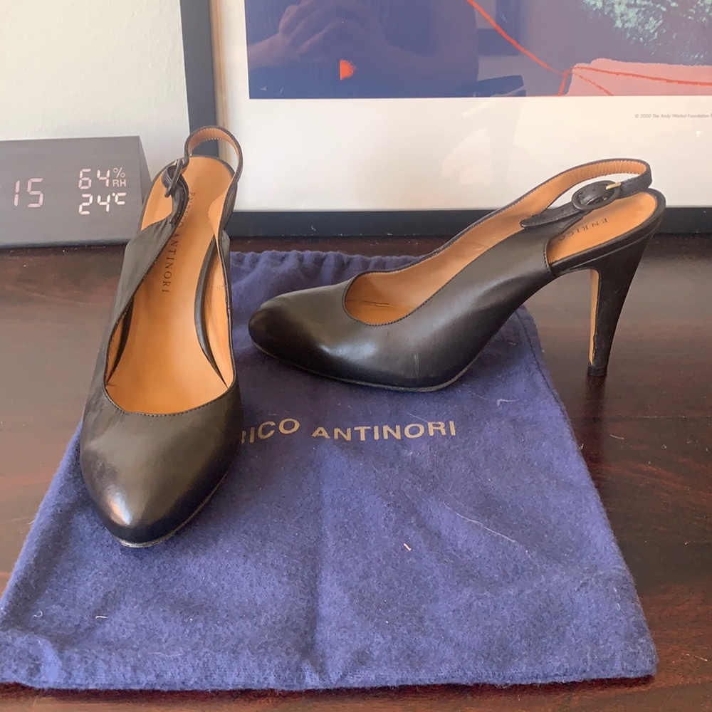 Enrico Antinori Italian round toe sling back pumps